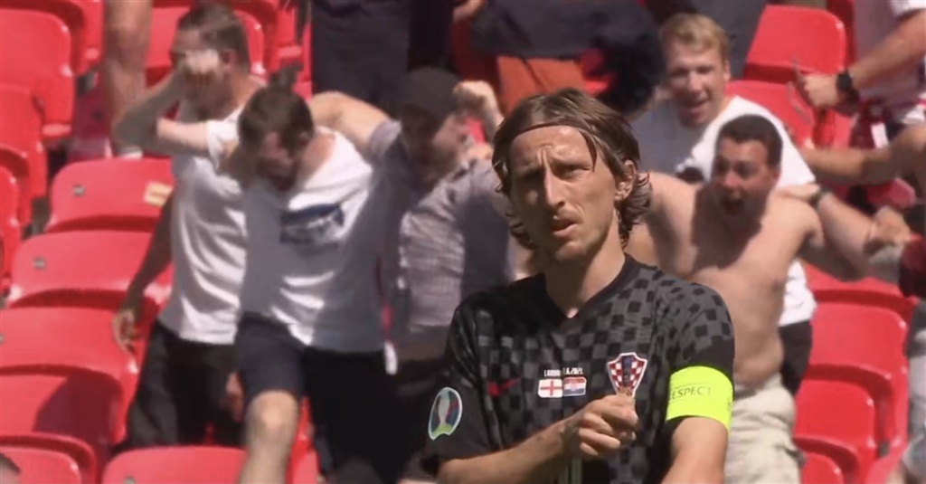 功背后是他 功背后是他