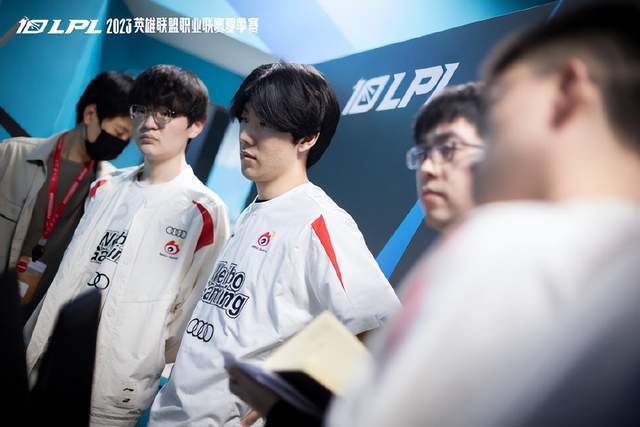 侧向补位时 侧向补位时